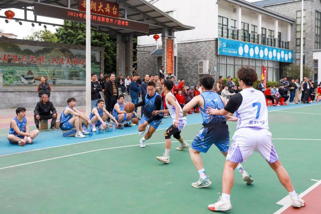 澳客彩票网首页官网-中国篮球联赛球队轮番上演精彩比赛